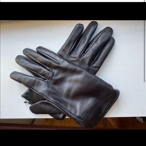 *NEW* Club Monaco Leather Gloves in Large